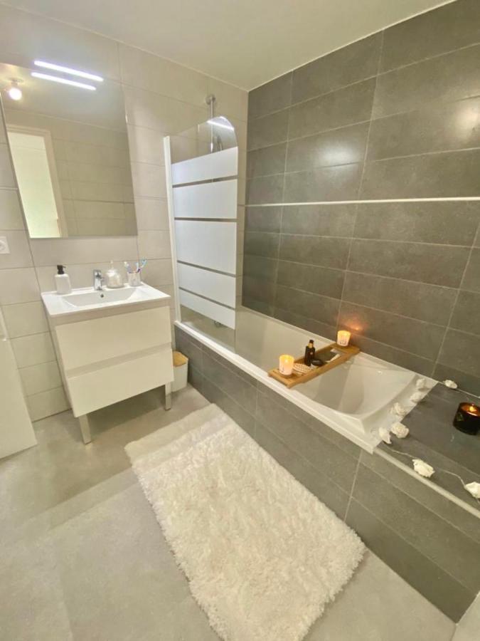 Luxurious Flat At 5 Min By Walk To Monaco, Free Parking And Sea View Apartment Бюсолей Екстериор снимка
